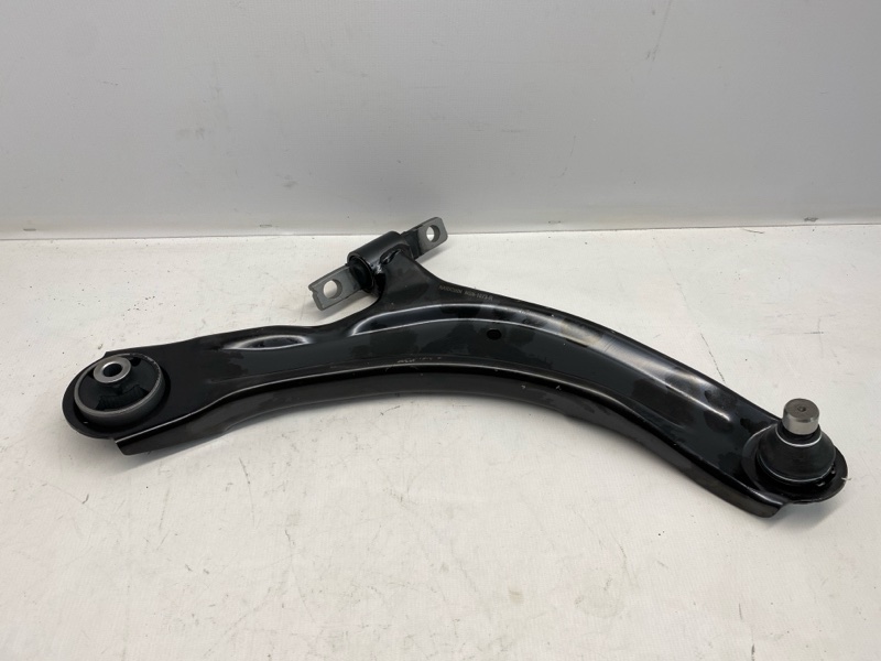 Рычаг подвески нижний NISSAN QASHQAI J10 2007 передний правый