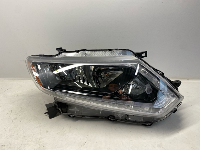 Фара NISSAN X-Trail NT32 2015 правая