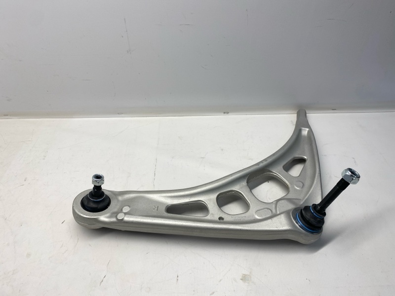 Рычаг подвески BMW 3-SERIES E46 2001 передний правый Рычаг подвески BMW 3-SERIES E46 2001 передний правый