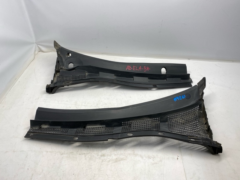 Решетка под дворники ( Жабо) Mazda Axela BKEP LF-DE 2005 (б/у)