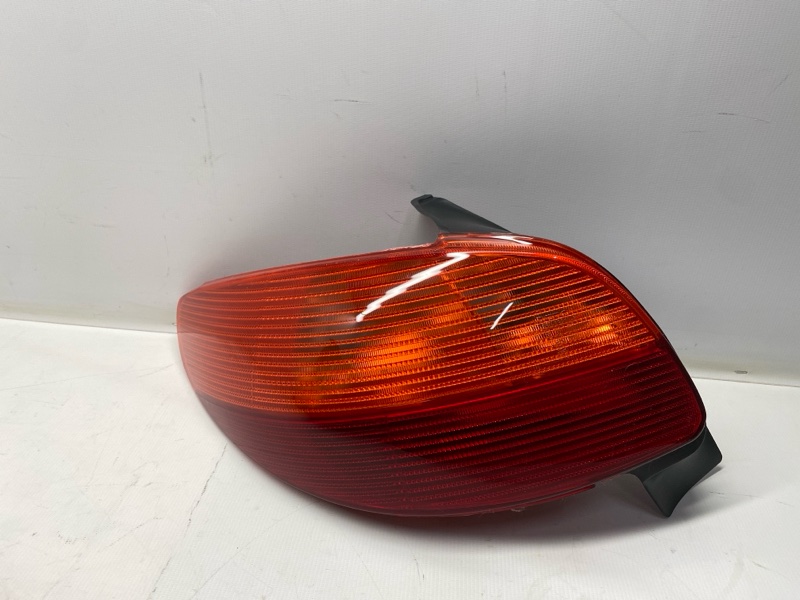 Фонарь стоп-сигнала Peugeot 206 2B 2003 левый