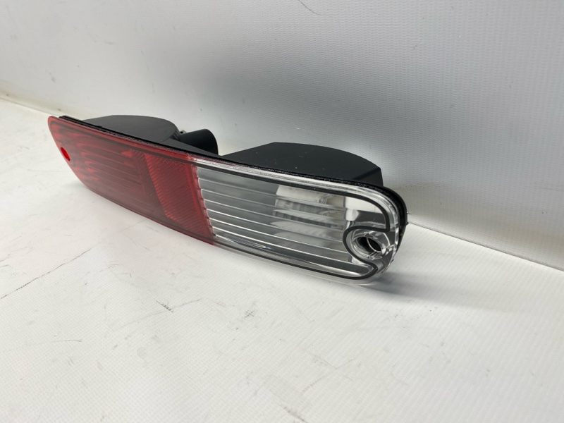 Фонарь стоп-сигнала Mitsubishi Pajero V21C 2001 правый Фонарь стоп-сигнала Mitsubishi Pajero V21C 2001 правый