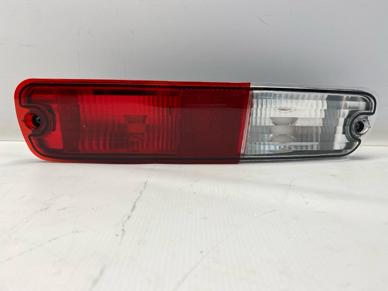 Фонарь стоп-сигнала Mitsubishi Pajero V21C 2001 правый Фонарь стоп-сигнала Mitsubishi Pajero V21C 2001 правый