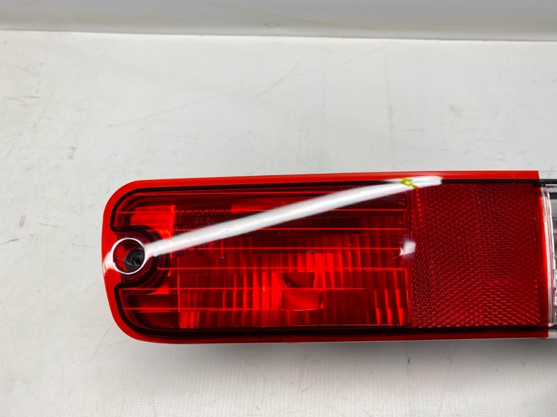 Фонарь стоп-сигнала Mitsubishi Pajero V21C 2001 правый Фонарь стоп-сигнала Mitsubishi Pajero V21C 2001 правый