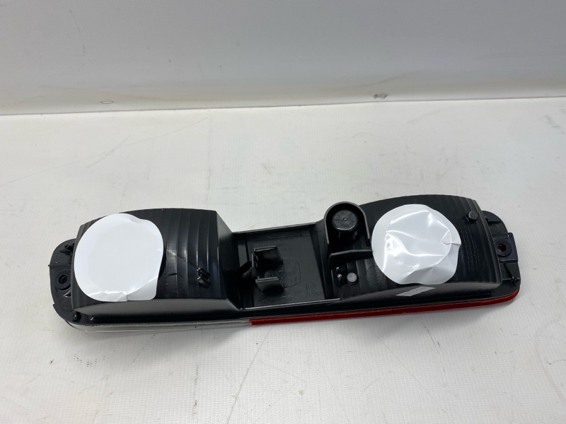 Фонарь стоп-сигнала Mitsubishi Pajero V21C 2001 правый Фонарь стоп-сигнала Mitsubishi Pajero V21C 2001 правый