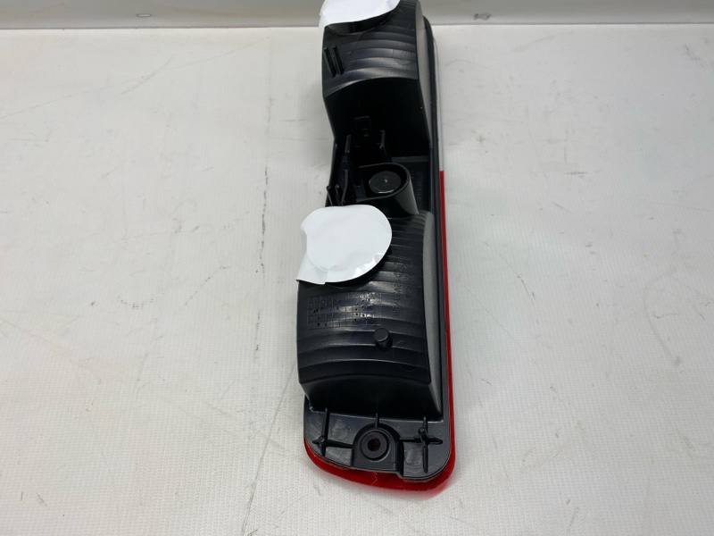 Фонарь стоп-сигнала Mitsubishi Pajero V21C 2001 правый Фонарь стоп-сигнала Mitsubishi Pajero V21C 2001 правый