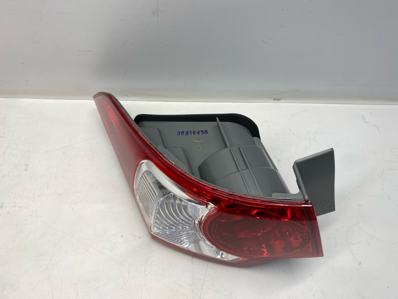 Фонарь стоп-сигнала Honda Accord CP1 2009 левый Фонарь стоп-сигнала Honda Accord CP1 2009 левый