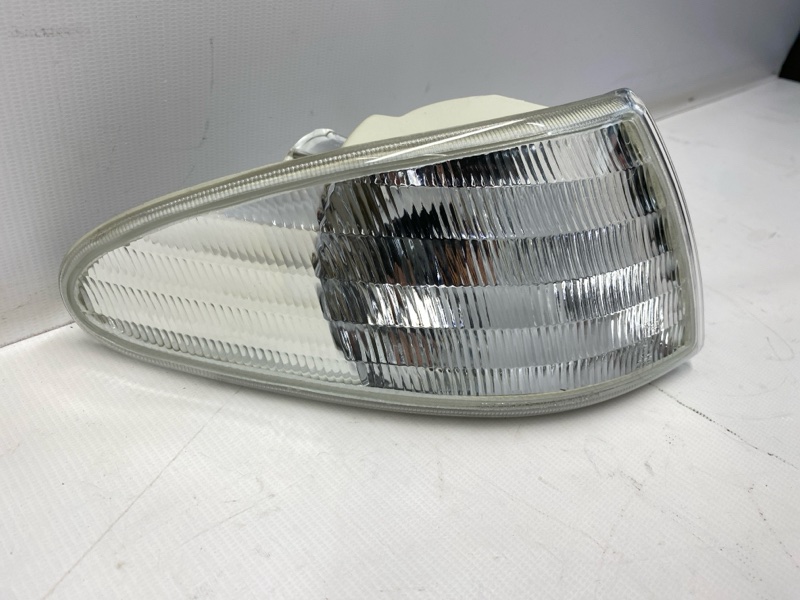 Поворотник FORD Mondeo GBP 1994 передний правый Поворотник FORD Mondeo GBP 1994 передний правый