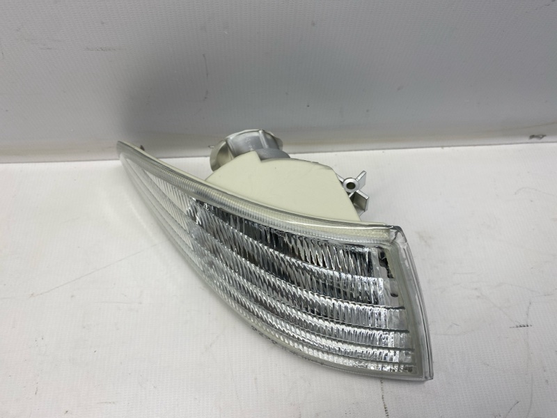 Поворотник FORD Mondeo GBP 1994 передний правый Поворотник FORD Mondeo GBP 1994 передний правый