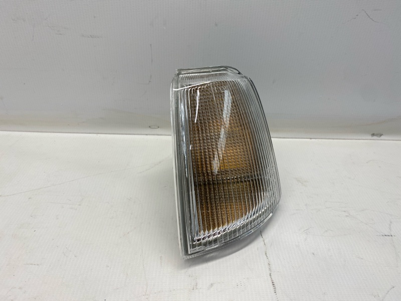 Поворотник Renault 19 L53 1996 передний левый Поворотник Renault 19 L53 1996 передний левый