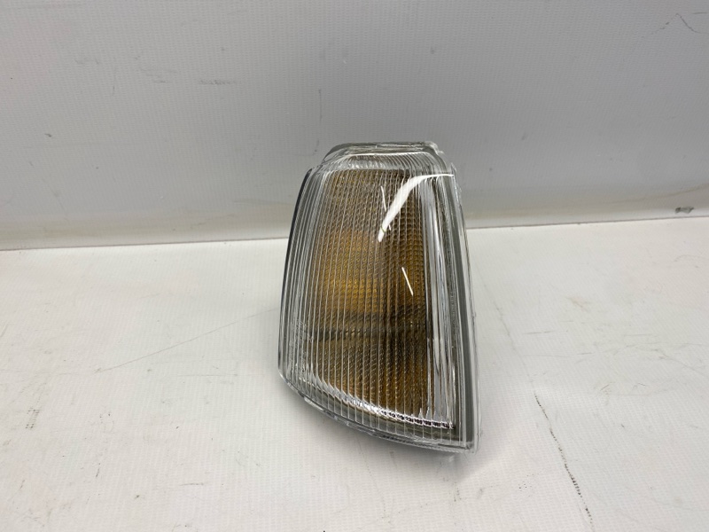 Поворотник Renault 19 L53 1996 передний правый Поворотник Renault 19 L53 1996 передний правый