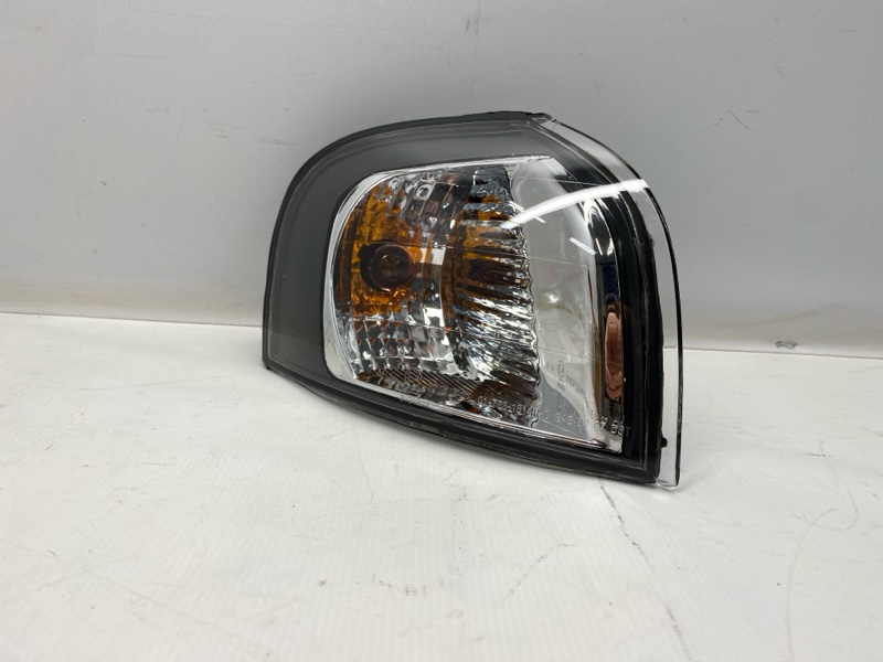 Поворотник Volvo S80 TS 2005 правый Поворотник Volvo S80 TS 2005 правый