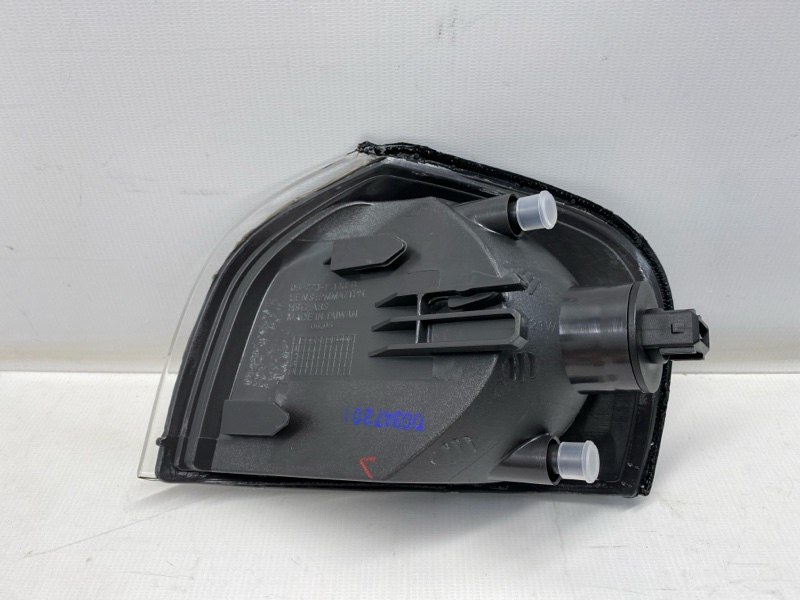 Поворотник Volvo S80 TS 2005 правый Поворотник Volvo S80 TS 2005 правый