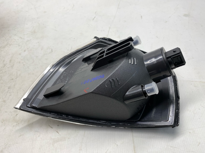 Поворотник Volvo S80 TS 2005 правый Поворотник Volvo S80 TS 2005 правый