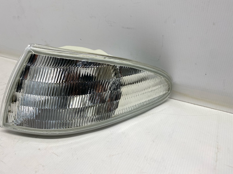 Поворотник FORD Mondeo GBP 1994 передний левый Поворотник FORD Mondeo GBP 1994 передний левый