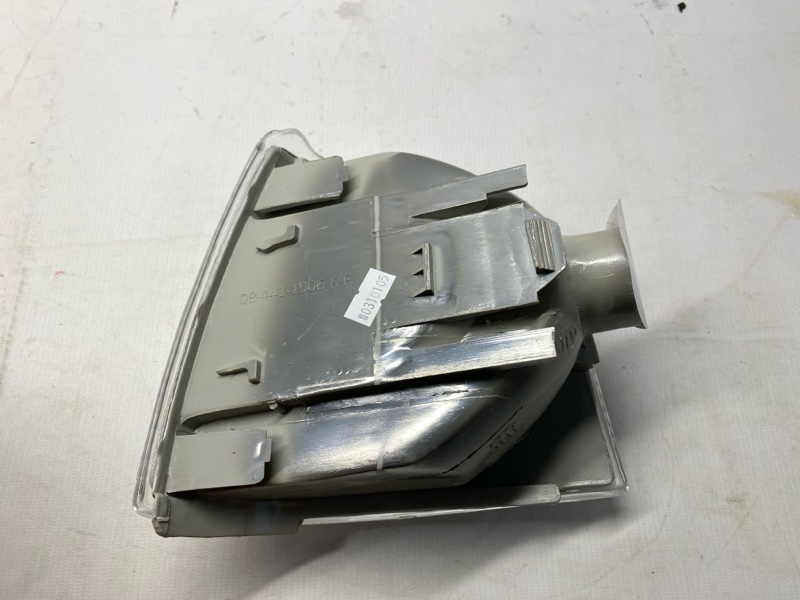 Поворотник AUDI 100 443 1987 правый Поворотник AUDI 100 443 1987 правый