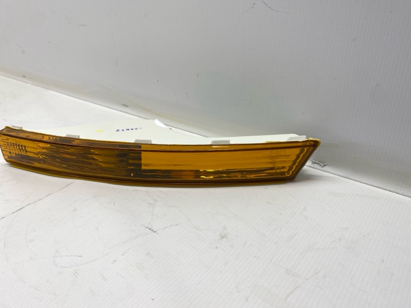 Поворотник Volkswagen PASSAT 3C2 2008 передний левый Поворотник Volkswagen PASSAT 3C2 2008 передний левый