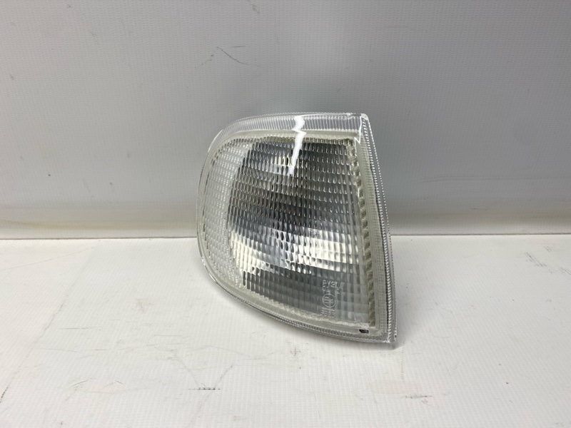 Поворотник SKODA Felicia 6U1 1998 передний правый Поворотник SKODA Felicia 6U1 1998 передний правый