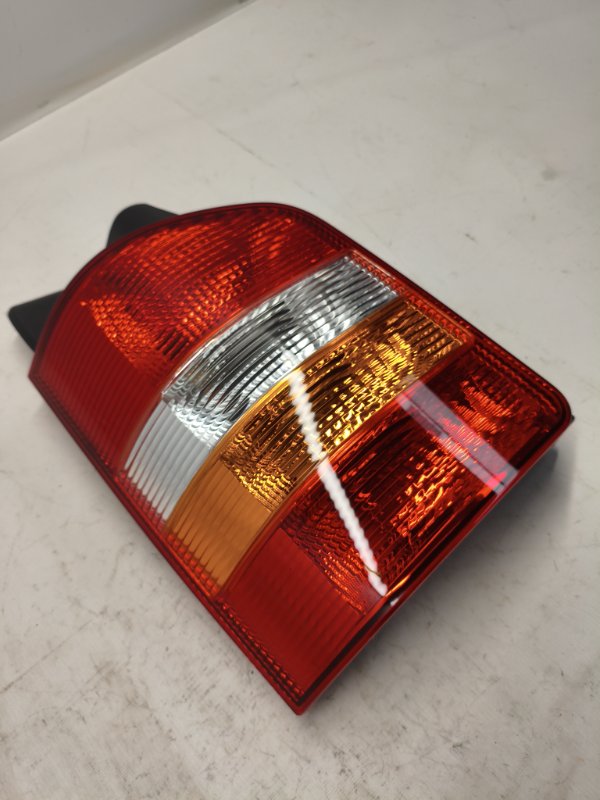 Фонарь стоп-сигнала Volkswagen Transporter T5 2006 задний левый Фонарь стоп-сигнала Volkswagen Transporter T5 2006 задний левый