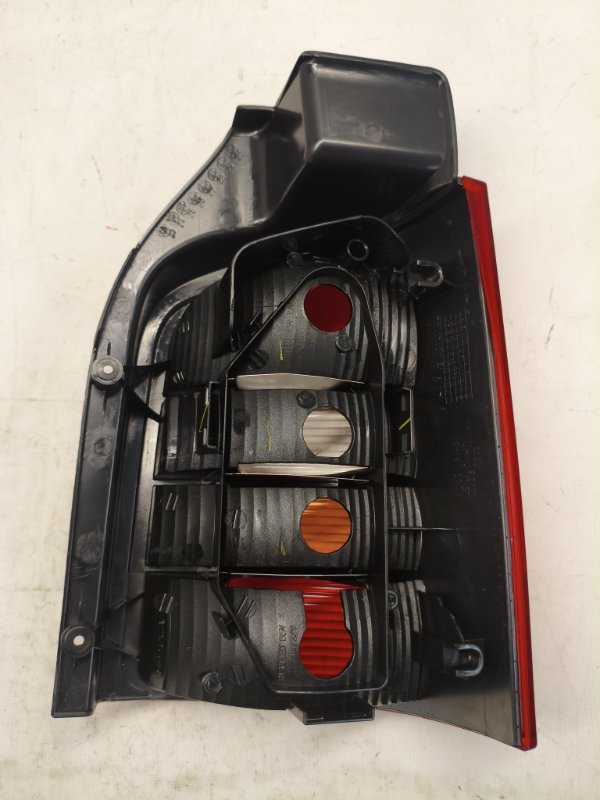Фонарь стоп-сигнала Volkswagen Transporter T5 2006 задний левый Фонарь стоп-сигнала Volkswagen Transporter T5 2006 задний левый