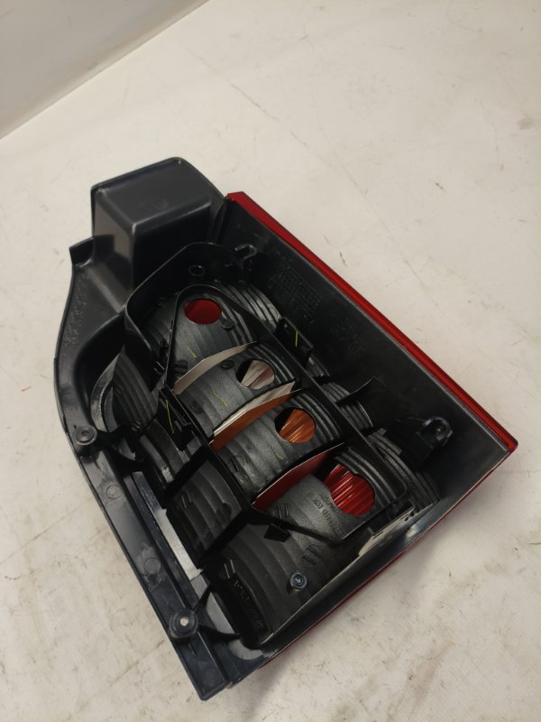 Фонарь стоп-сигнала Volkswagen Transporter T5 2006 задний левый Фонарь стоп-сигнала Volkswagen Transporter T5 2006 задний левый