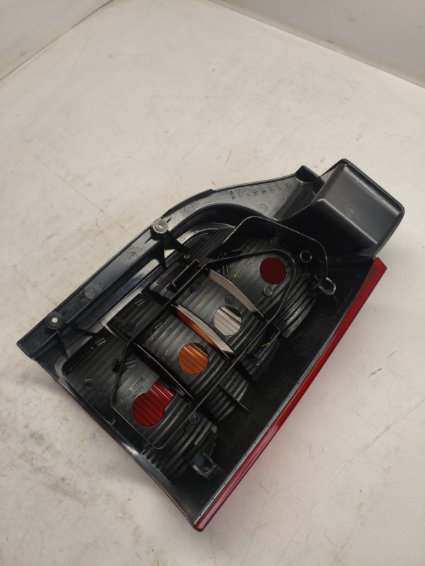 Фонарь стоп-сигнала Volkswagen Transporter T5 2006 задний левый Фонарь стоп-сигнала Volkswagen Transporter T5 2006 задний левый