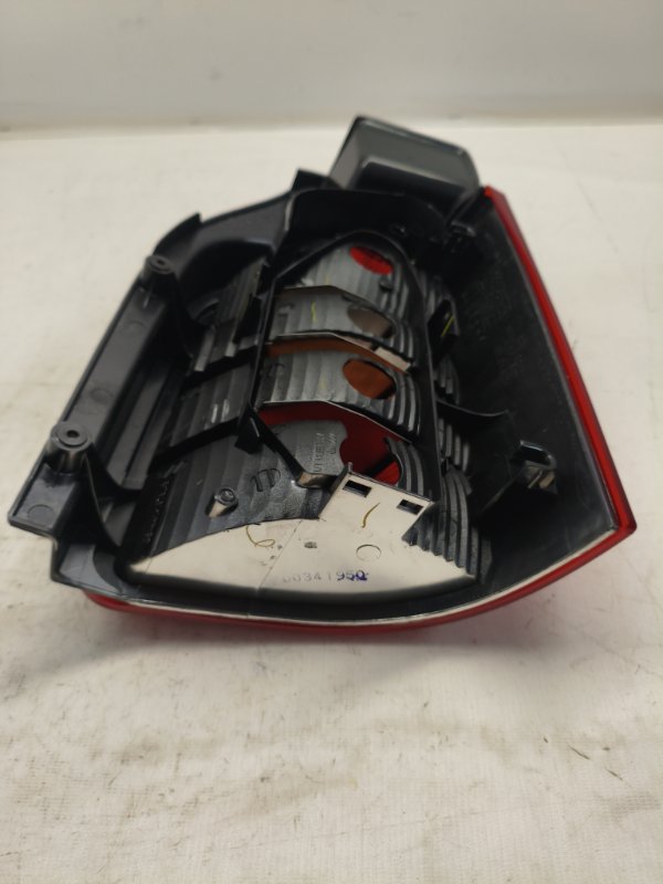 Фонарь стоп-сигнала Volkswagen Transporter T5 2006 задний левый Фонарь стоп-сигнала Volkswagen Transporter T5 2006 задний левый