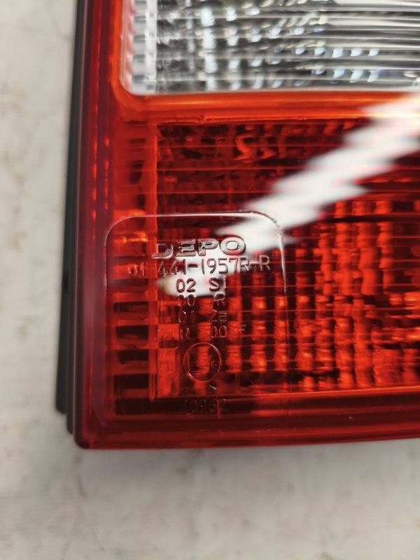 Фонарь стоп-сигнала Volkswagen Transporter T5 2006 задний правый Фонарь стоп-сигнала Volkswagen Transporter T5 2006 задний правый