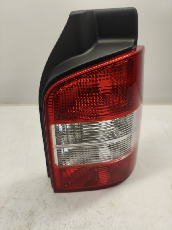 Фонарь стоп-сигнала Volkswagen Transporter T5 2006 задний правый Фонарь стоп-сигнала Volkswagen Transporter T5 2006 задний правый