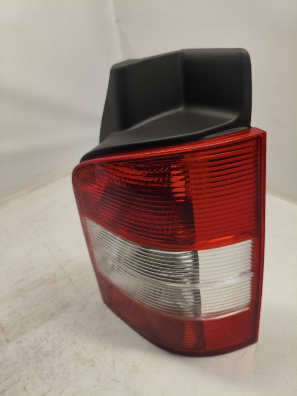 Фонарь стоп-сигнала Volkswagen Transporter T5 2006 задний правый Фонарь стоп-сигнала Volkswagen Transporter T5 2006 задний правый