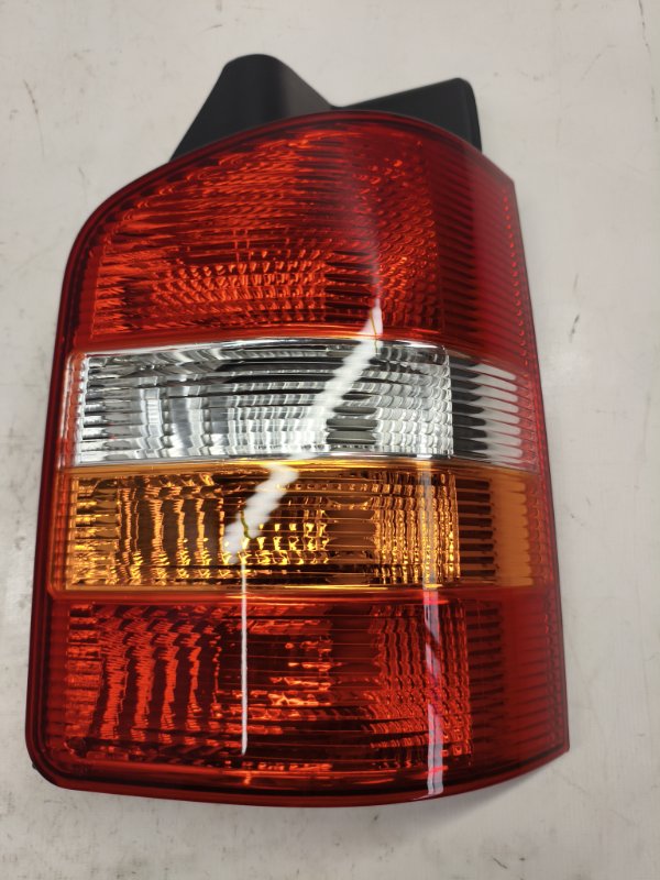 Фонарь стоп-сигнала Volkswagen T5 7EA 2006 задний правый Фонарь стоп-сигнала Volkswagen T5 7EA 2006 задний правый