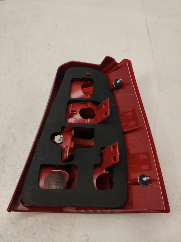 Фонарь стоп-сигнала Volkswagen Golf 1E7 2003 задний левый Фонарь стоп-сигнала Volkswagen Golf 1E7 2003 задний левый