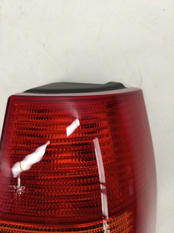 Фонарь стоп-сигнала Volkswagen Golf 1E7 2003 задний правый Фонарь стоп-сигнала Volkswagen Golf 1E7 2003 задний правый
