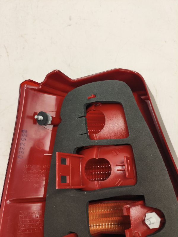 Фонарь стоп-сигнала Volkswagen Golf 1E7 2003 задний правый Фонарь стоп-сигнала Volkswagen Golf 1E7 2003 задний правый