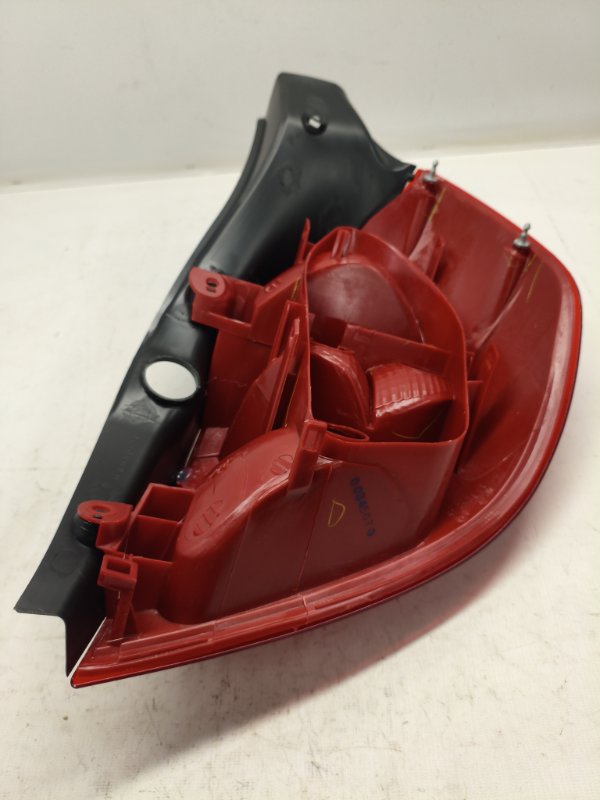 Фонарь стоп-сигнала Renault CLIO BR 2008 задний левый Фонарь стоп-сигнала Renault CLIO BR 2008 задний левый