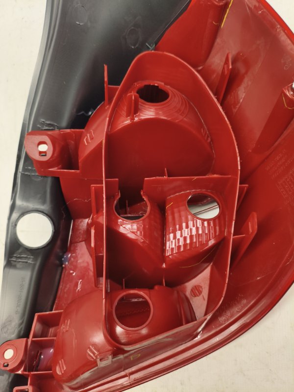 Фонарь стоп-сигнала Renault CLIO BR 2008 задний левый Фонарь стоп-сигнала Renault CLIO BR 2008 задний левый