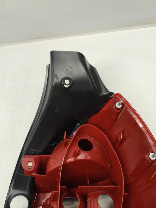 Фонарь стоп-сигнала Renault CLIO BR 2008 задний левый Фонарь стоп-сигнала Renault CLIO BR 2008 задний левый