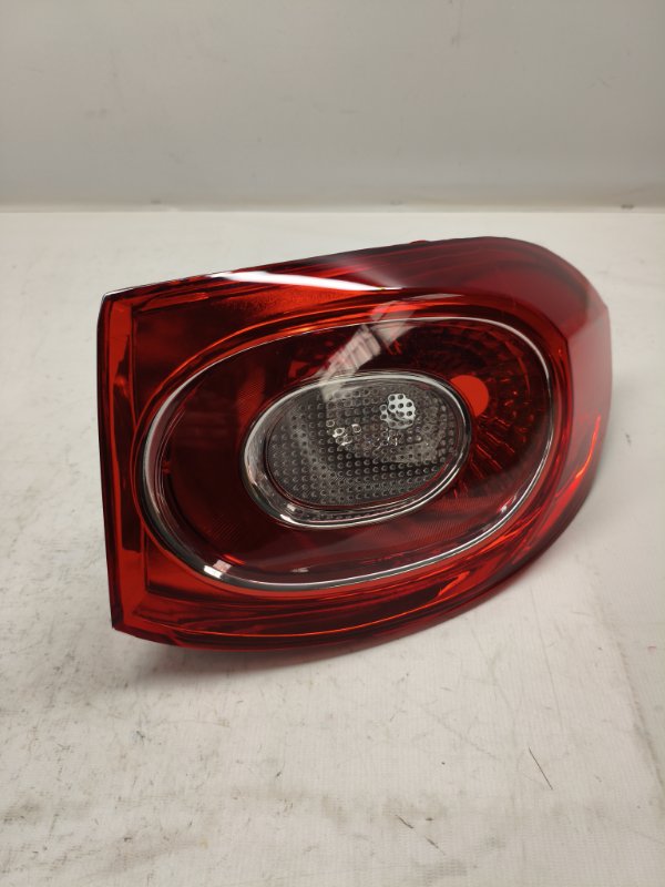 Фонарь стоп-сигнала Volkswagen TIGUAN 5N1 2010 задний правый Фонарь стоп-сигнала Volkswagen TIGUAN 5N1 2010 задний правый