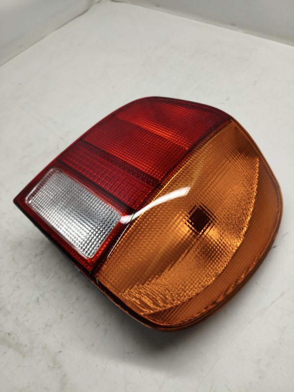 Фонарь стоп-сигнала Volkswagen Polo 6N2 1997 правый Фонарь стоп-сигнала Volkswagen Polo 6N2 1997 правый