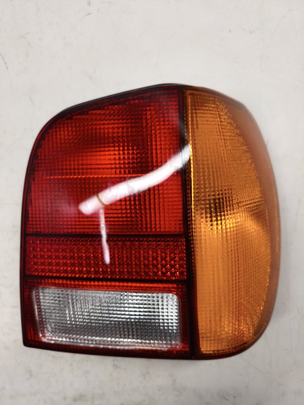 Фонарь стоп-сигнала Volkswagen Polo 6N2 1997 правый Фонарь стоп-сигнала Volkswagen Polo 6N2 1997 правый