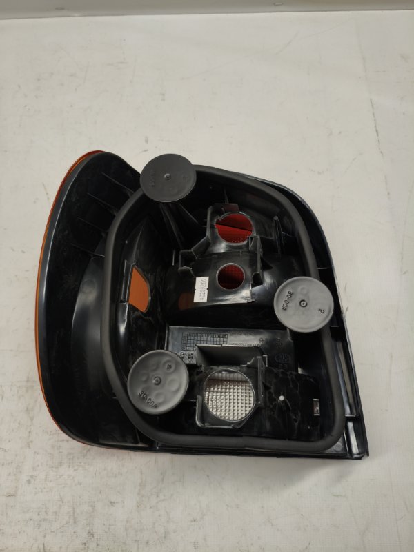 Фонарь стоп-сигнала Volkswagen Polo 6N2 1997 правый Фонарь стоп-сигнала Volkswagen Polo 6N2 1997 правый