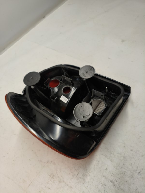 Фонарь стоп-сигнала Volkswagen Polo 6N2 1997 правый Фонарь стоп-сигнала Volkswagen Polo 6N2 1997 правый