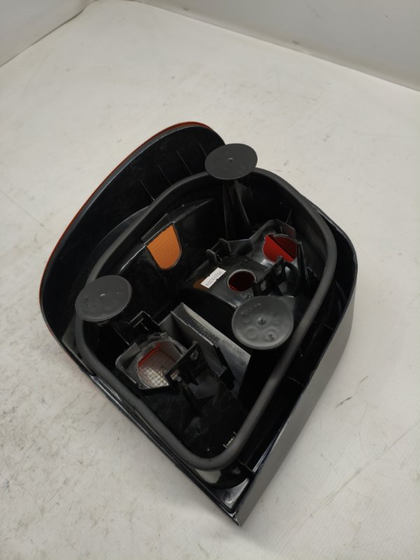 Фонарь стоп-сигнала Volkswagen Polo 6N2 1997 правый Фонарь стоп-сигнала Volkswagen Polo 6N2 1997 правый