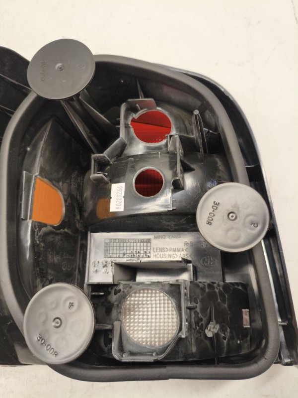 Фонарь стоп-сигнала Volkswagen Polo 6N2 1997 правый Фонарь стоп-сигнала Volkswagen Polo 6N2 1997 правый