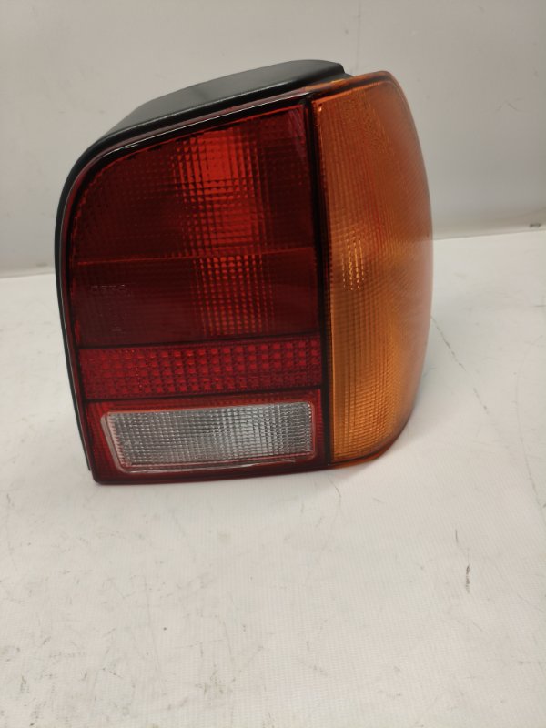 Фонарь стоп-сигнала Volkswagen Polo 6N2 1997 правый Фонарь стоп-сигнала Volkswagen Polo 6N2 1997 правый