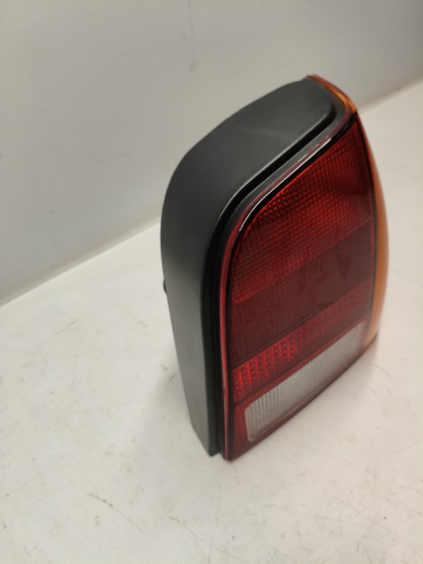 Фонарь стоп-сигнала Volkswagen Polo 6N2 1997 правый Фонарь стоп-сигнала Volkswagen Polo 6N2 1997 правый