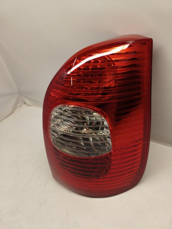Фонарь стоп-сигнала Citroen Xsara Picasso N68 2008 задний правый Фонарь стоп-сигнала Citroen Xsara Picasso N68 2008 задний правый