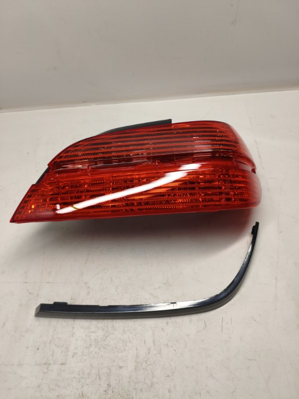 Фонарь стоп-сигнала Peugeot 406 8B 2001 задний правый Фонарь стоп-сигнала Peugeot 406 8B 2001 задний правый