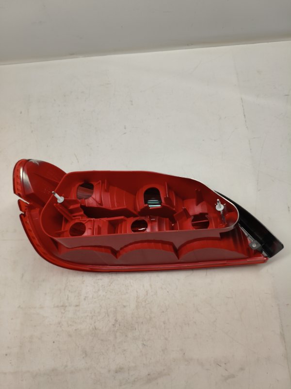 Фонарь стоп-сигнала Peugeot 406 8B 2001 задний правый Фонарь стоп-сигнала Peugeot 406 8B 2001 задний правый