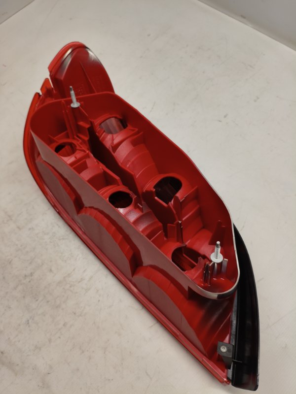 Фонарь стоп-сигнала Peugeot 406 8B 2001 задний правый Фонарь стоп-сигнала Peugeot 406 8B 2001 задний правый